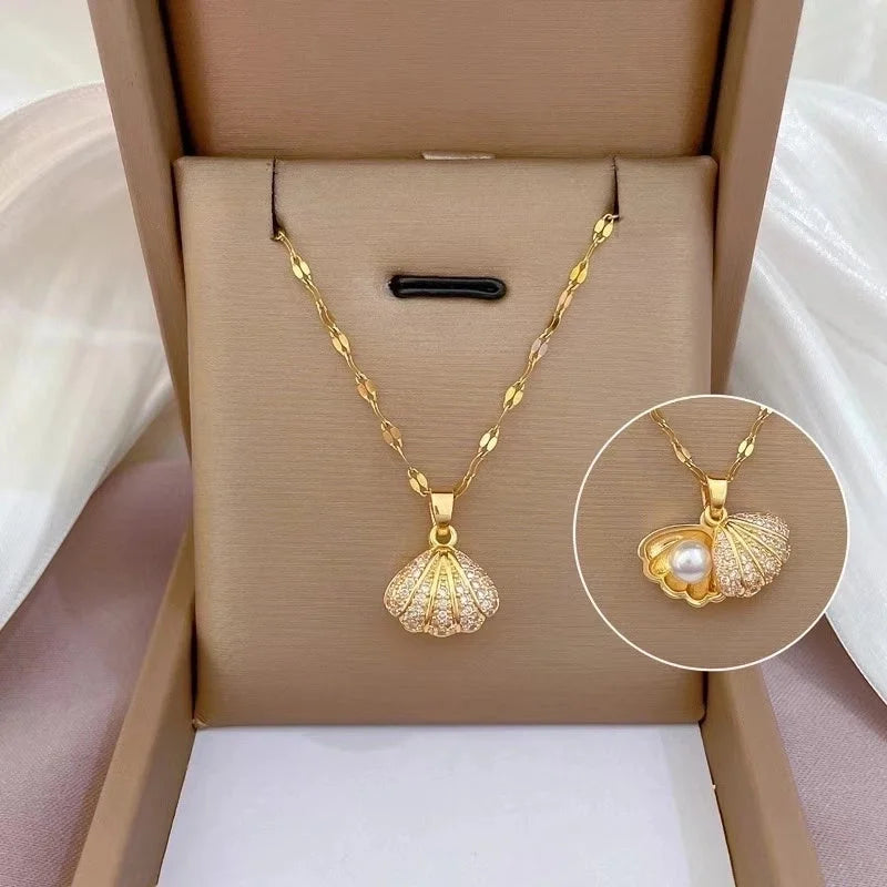 Beach Minimalist Shell 304 Stainless Steel Acrylic 18K Gold Plated Pendant Necklace